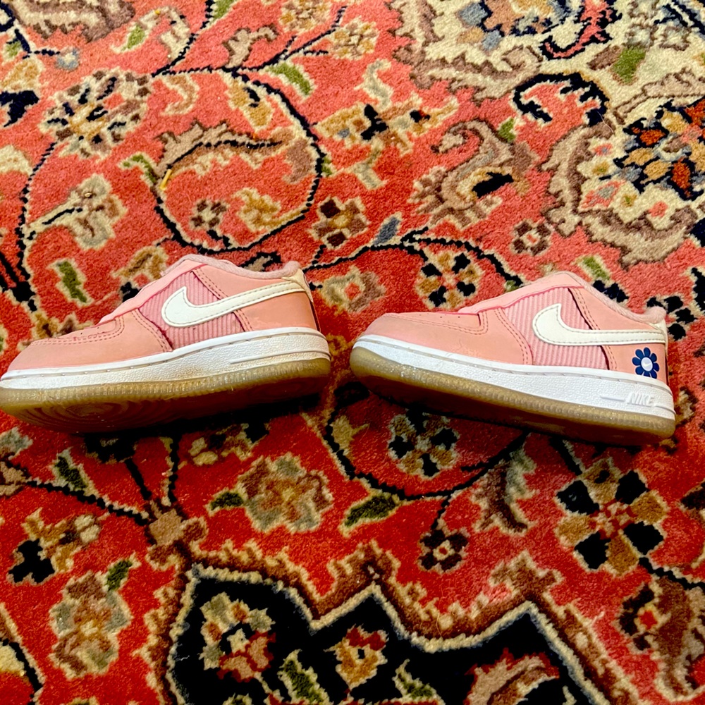 Nike Firce one toddler sneakers pink /floral detail size 7